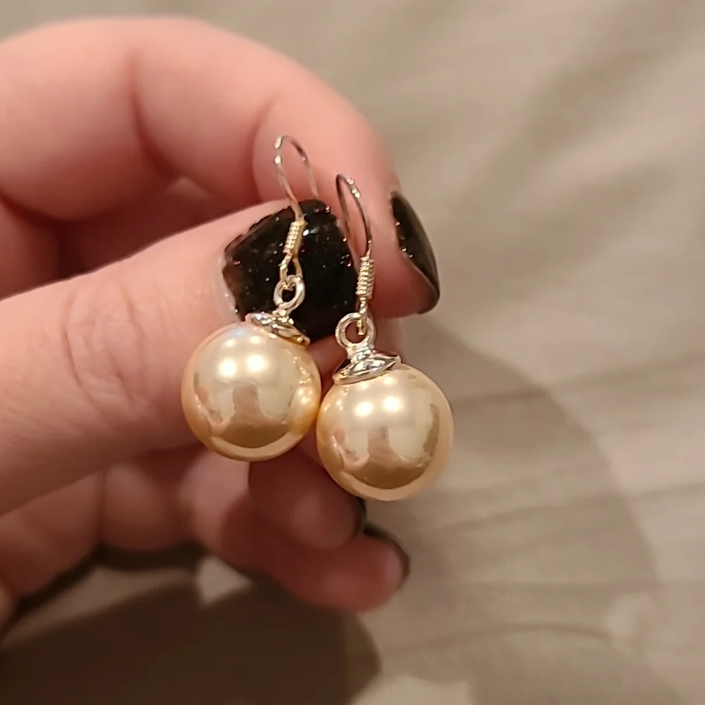 Pearl drop sterling silver drop earrings - Picture 2 of 4